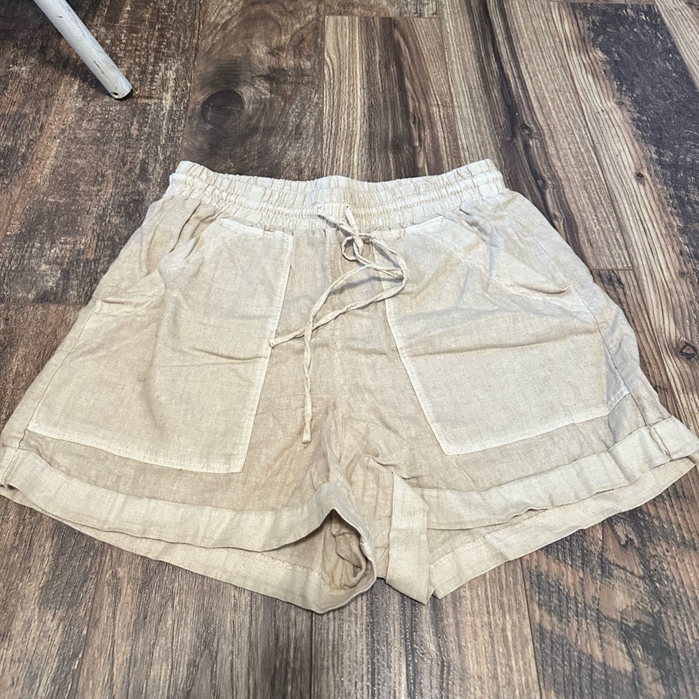 Universal Thread Tan Women's Shorts